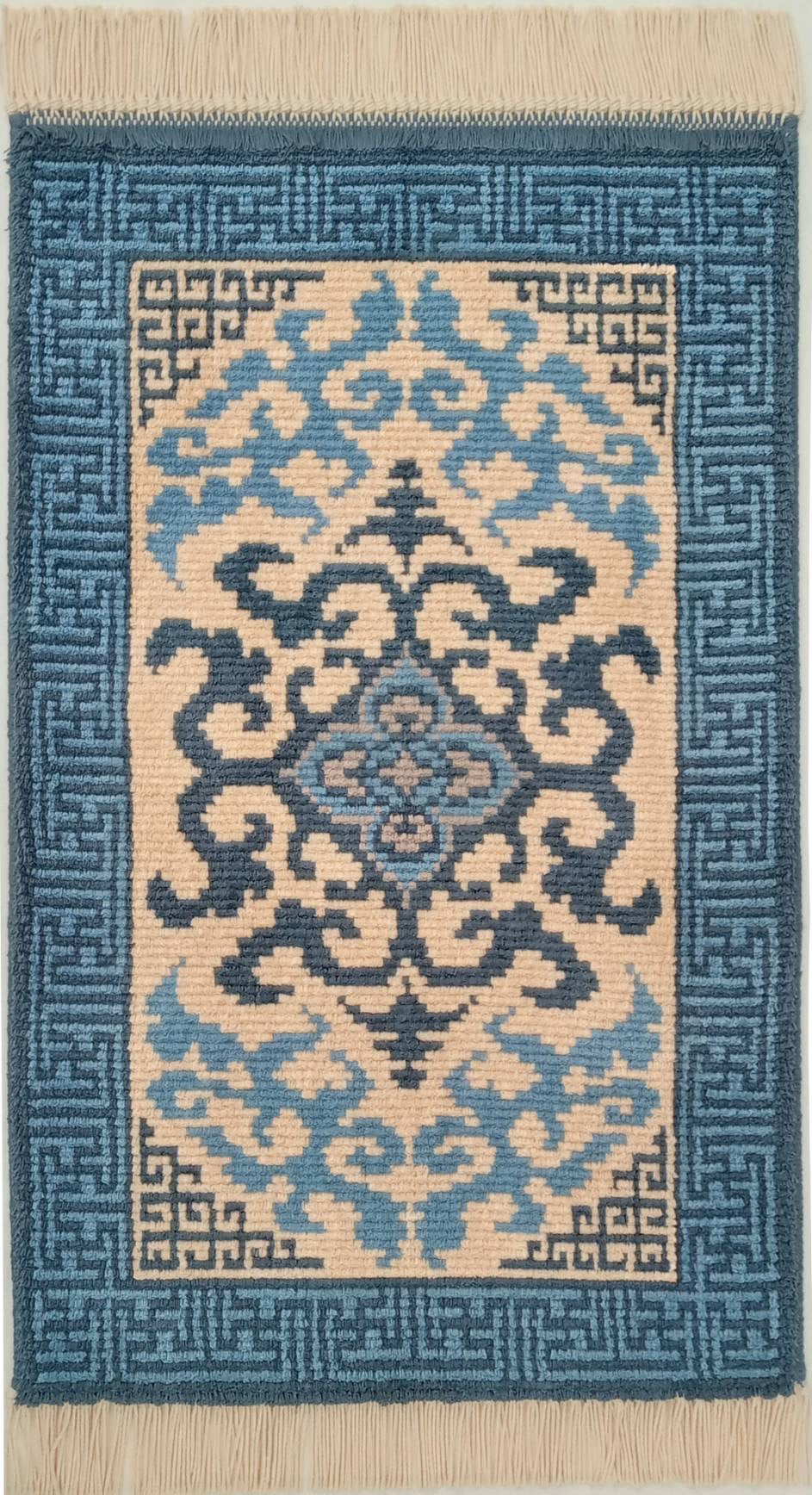 花菱龍唐草縁卍繋文 50✕80