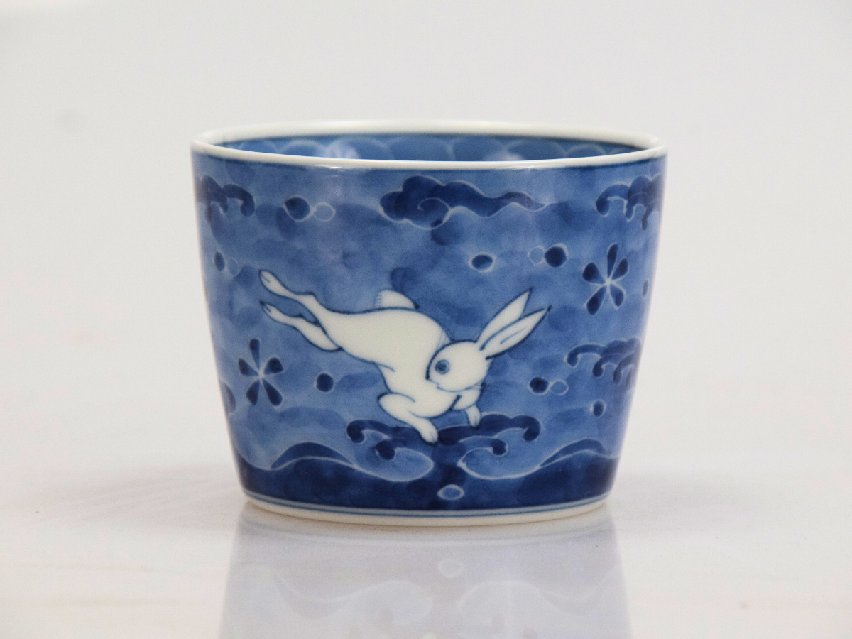 美品　古伊万里　波兎　蕎麦猪口　ソバ猪口　そばちょこ　向付　うさぎ　時代物　丁寧 陶磁器 :: 古伊万里 波うさぎ文 そば猪口 | COTTOU.JP 骨董の通販