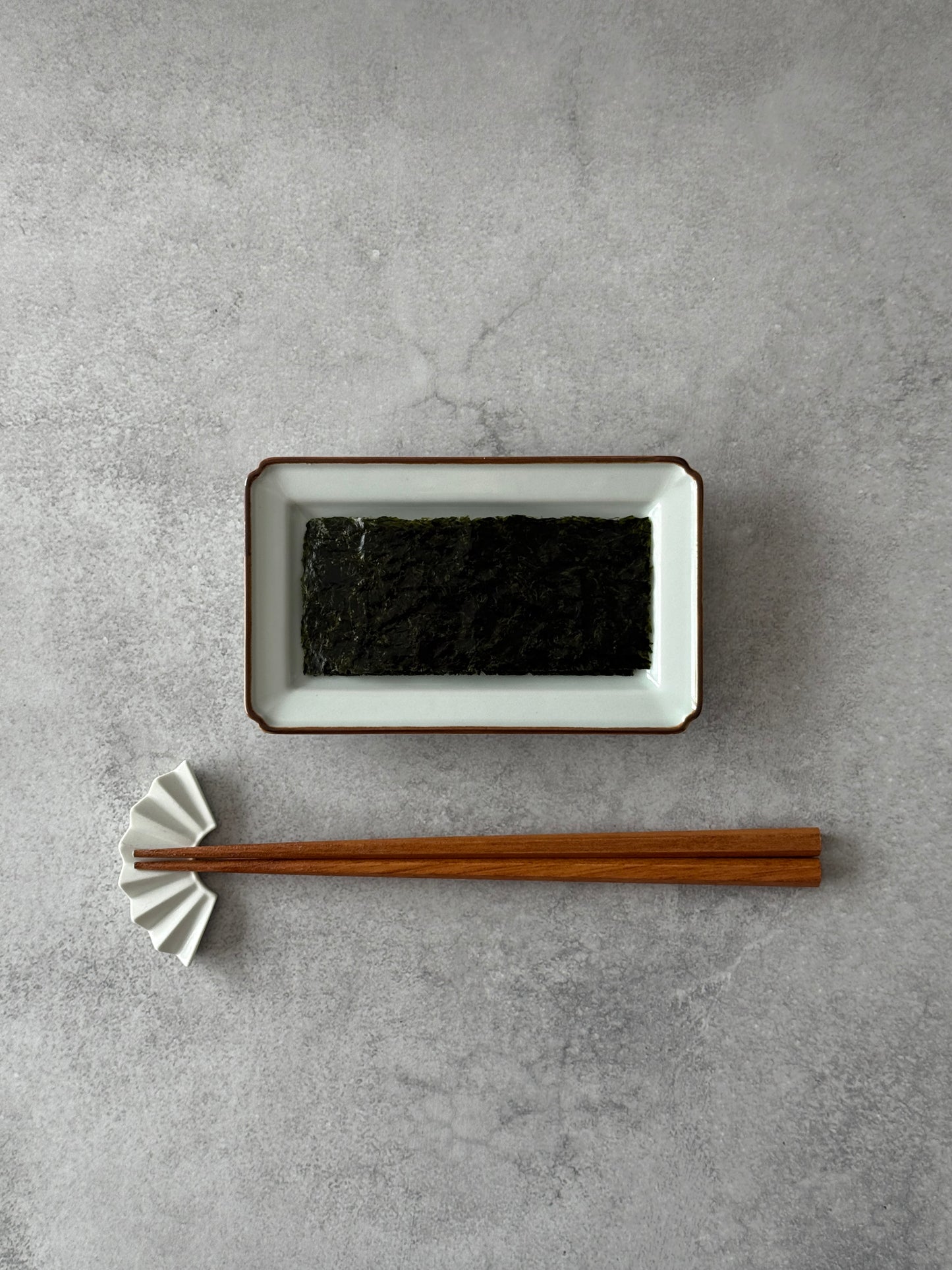 海苔皿 渕錆白磁