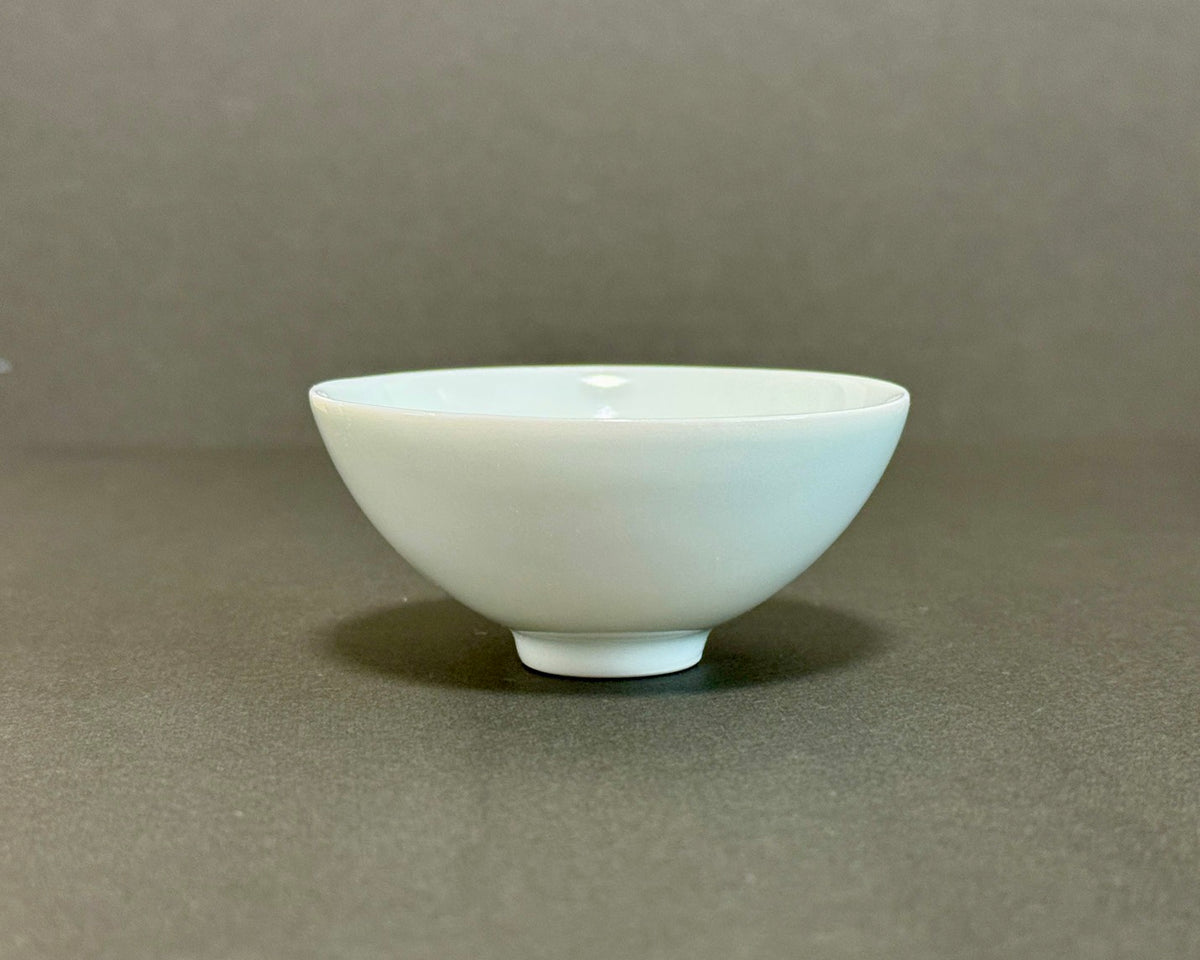 白磁（石灰）平盃（深）