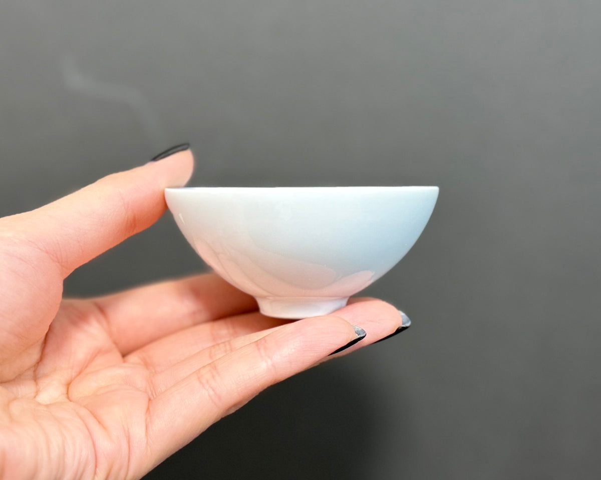 白磁（石灰）平盃（深）